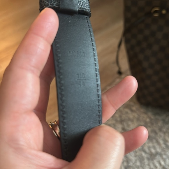 Black Leather Men's Belt - Picture 4 of 7